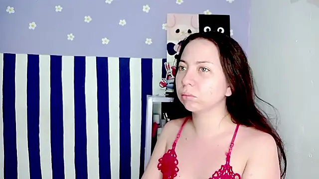PetiteIvoryQueen19 online show from April 22, 5:47 am