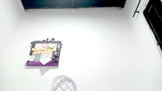 PetiteIvoryQueen19 online show from January 8, 3:45 am