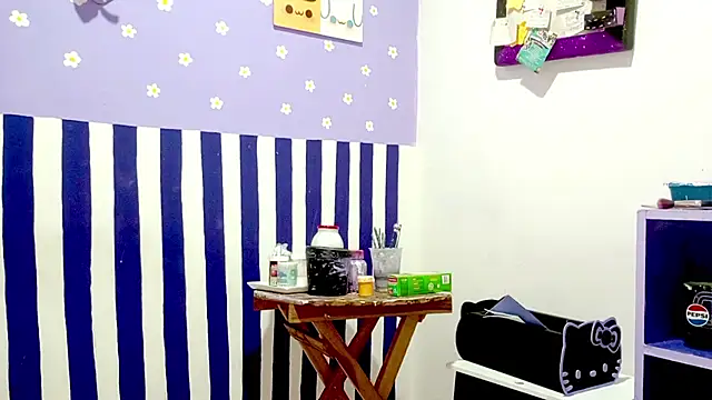 PetiteIvoryQueen19 online show from May 25, 4:12 am