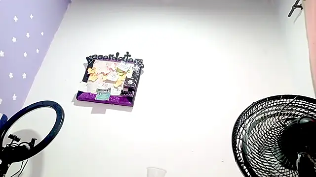 PetiteIvoryQueen19 online show from February 25, 5:57 pm