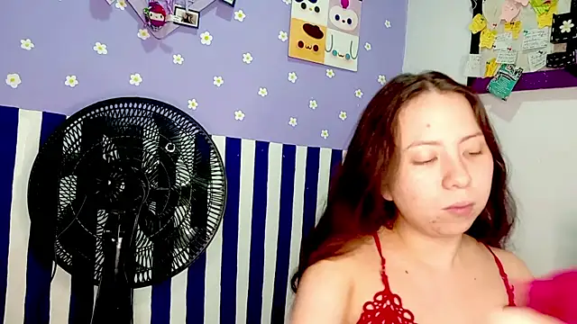 PetiteIvoryQueen19 online show from May 26, 5:16 am