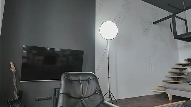 Snapshot of vinylstore chatting on March 21, 11:44 am vinylstore online show from March 21, 11:44 am