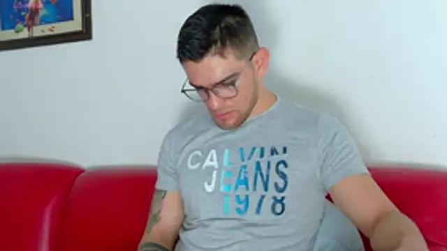 Sexy Alejandro  online show from May 27, 11:39 am
