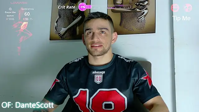Snapshot of Sexy_Alejandro_ chatting on July 7, 11:41 pm Sexy Alejandro online show from July 7, 11:41 pm