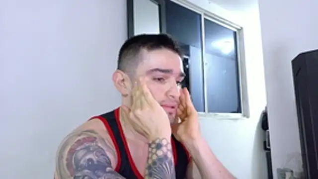 Snapshot of Sexy_Alejandro_ chatting on December 1, 2:56 am Sexy Alejandro online show from December 1, 2:56 am