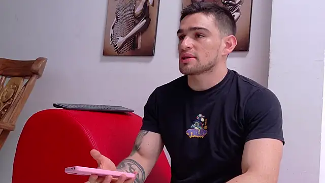 Sexy Alejandro  online show from April 1, 7:33 pm