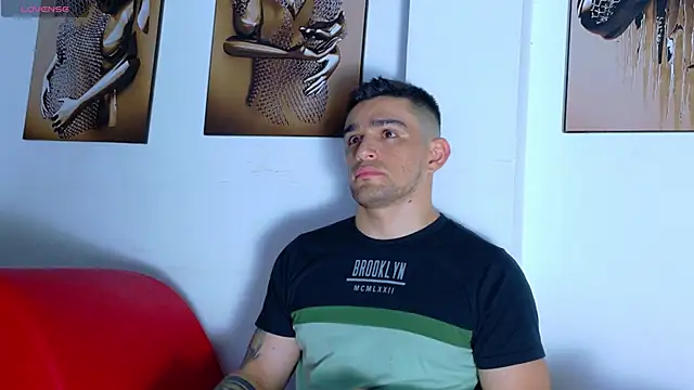 Sexy Alejandro  online show from April 5, 1:56 am