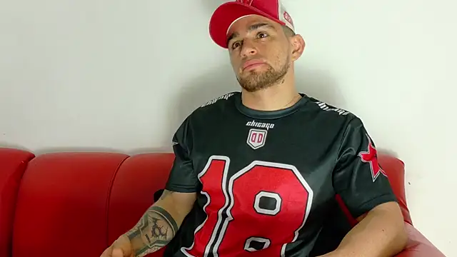 Snapshot of Sexy_Alejandro_ chatting on November 14, 11:47 am Sexy Alejandro online show from November 14, 11:47 am