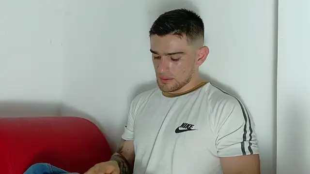 Sexy Alejandro  online show from May 19, 6:37 pm