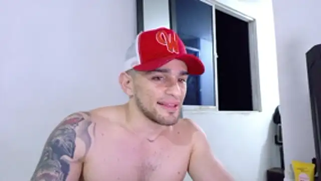 Snapshot of Sexy_Alejandro_ chatting on November 28, 3:39 am Sexy Alejandro online show from November 28, 3:39 am