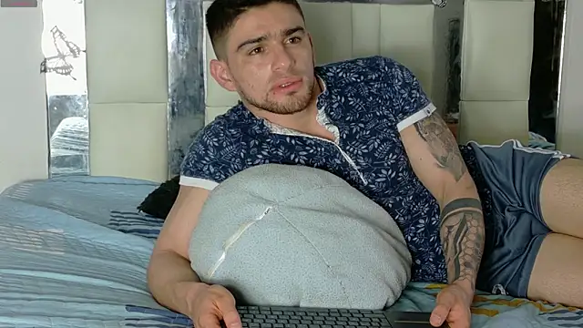 Sexy Alejandro  online show from February 19, 2:22 pm