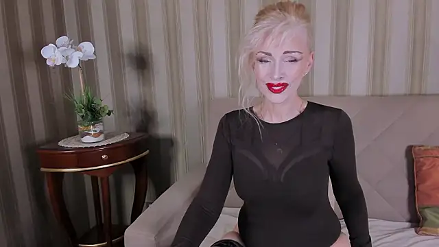 Rita Farel online show from March 11, 9:31 pm