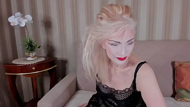 Rita Farel online show from November 3, 9:07 pm