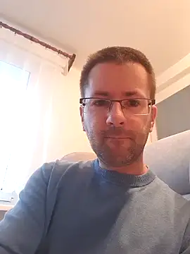 Snapshot of riskybusiness9090 chatting on October 20, 5:20 am riskybusiness9090 online show from October 20, 5:20 am