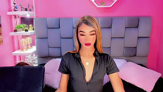 Snapshot of Shiirleysweet chatting on December 11, 3:26 pm Shiirleysweet online show from December 11, 3:26 pm