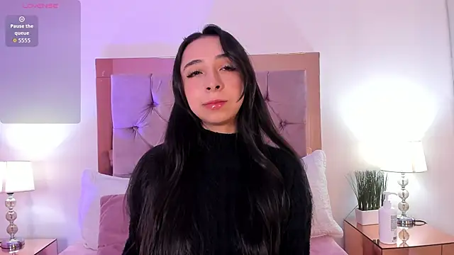 melanie hills online show from December 3, 11:31 am