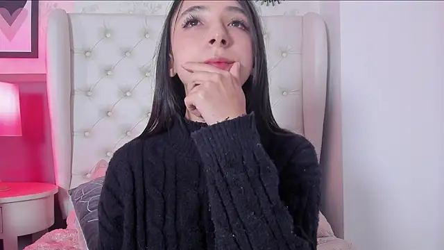 Snapshot of melanie_hills chatting on March 4, 5:45 pm melanie hills online show from March 4, 5:45 pm