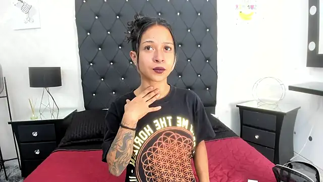 Snapshot of rave_connor chatting on October 20, 7:25 pm rave connor online show from October 20, 7:25 pm