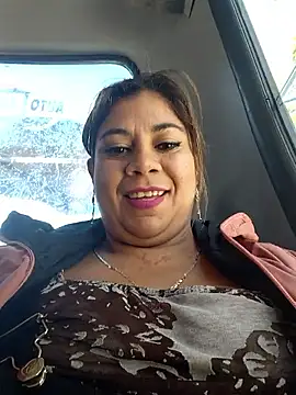 Laura-Hernandez online show from November 11, 3:18 pm