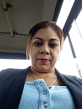 Laura-Hernandez online show from April 13, 2:54 pm