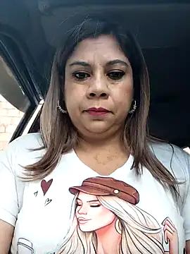 Laura-Hernandez online show from February 19, 3:20 pm