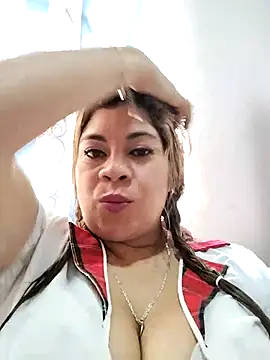 Laura-Hernandez online show from September 18, 3:26 pm