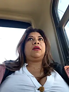 Laura-Hernandez online show from February 27, 3:12 pm