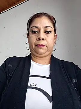 Laura-Hernandez online show from April 14, 2:44 pm