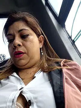 Laura-Hernandez online show from May 8, 3:05 pm