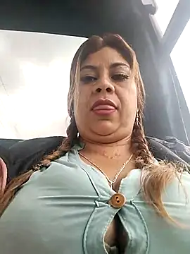 Laura-Hernandez online show from March 13, 2:55 pm