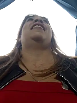 Laura-Hernandez online show from March 25, 2:27 pm
