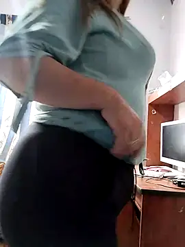 Laura-Hernandez online show from September 24, 2:01 pm