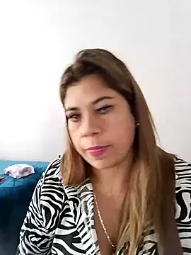 Laura-Hernandez online show from October 15, 2:03 pm