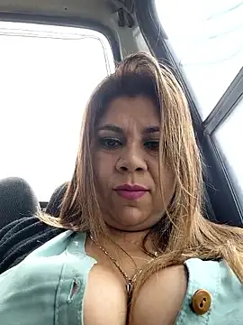 Laura-Hernandez online show from October 27, 3:13 pm