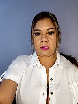 Laura-Hernandez online show from October 21, 2:16 pm