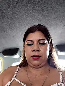 Laura-Hernandez online show from April 5, 2:57 pm