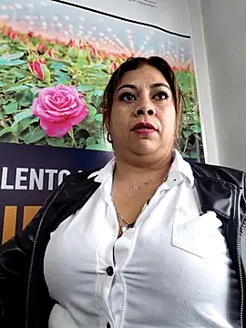 Laura-Hernandez online show from April 7, 2:52 pm