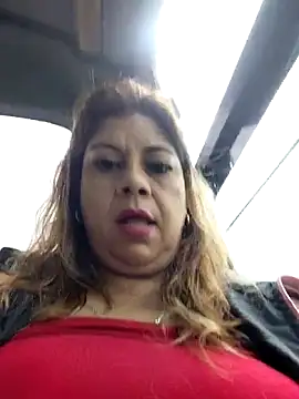 Laura-Hernandez online show from May 21, 3:20 pm