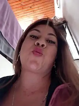 Laura-Hernandez online show from March 3, 3:41 pm
