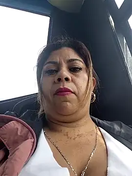 Laura-Hernandez online show from March 21, 2:10 pm