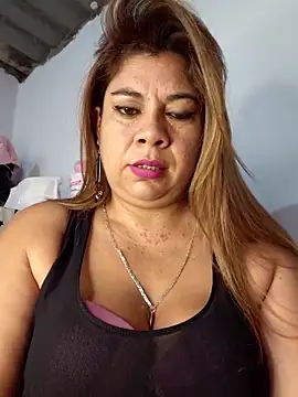 Laura-Hernandez online show from October 26, 3:01 pm