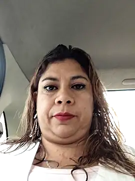 Laura-Hernandez online show from March 12, 3:05 pm