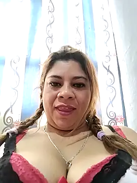 Laura-Hernandez online show from September 19, 3:27 pm