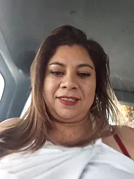 Laura-Hernandez online show from March 15, 3:19 pm