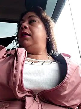 Laura-Hernandez online show from March 11, 2:55 pm