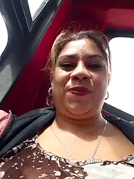 Laura-Hernandez online show from November 17, 3:27 pm