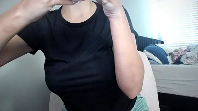 Snapshot of bigb00tyjudyyX chatting on October 9, 3:23 pm bigb00tyjudyyX online show from October 9, 3:23 pm