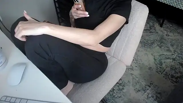 bigb00tyjudyyX online show from March 10, 6:34 pm