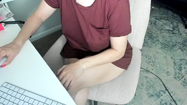 bigb00tyjudyyX online show from May 19, 4:14 pm