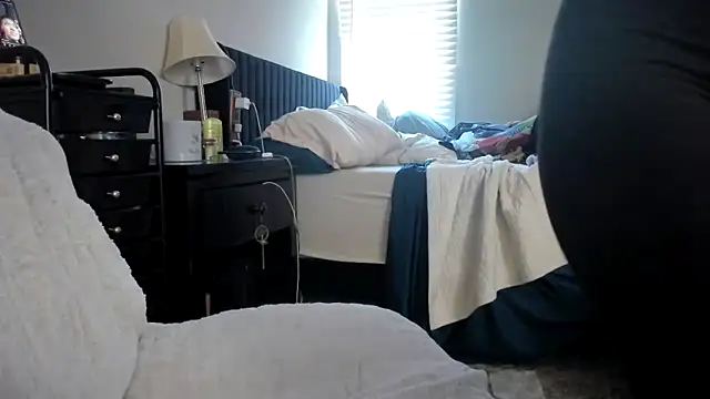 bigb00tyjudyyX online show from November 4, 1:59 pm